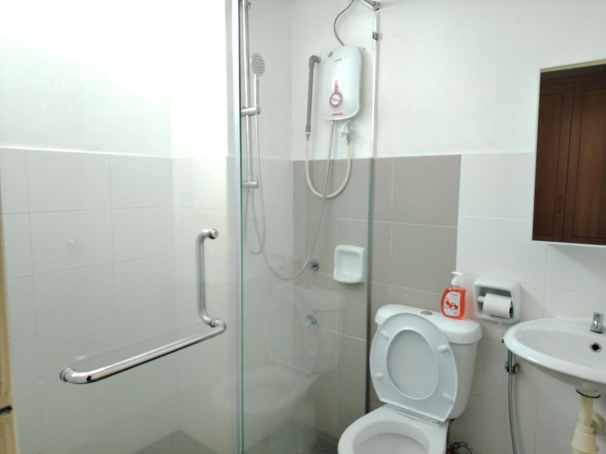 Mgm-tebrau Walk Within 5 Min To Aeon Mall, Ikea & Toppen *